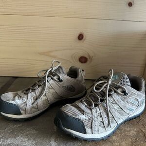 Women’s Columbia Tan Hiking Shoes 8